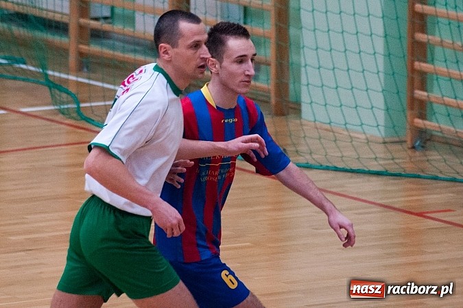 Zdjęcie w galerii na portalu naszraciborz.pl: Płomień pochłonął Xpres.pl wiadomości z regionu