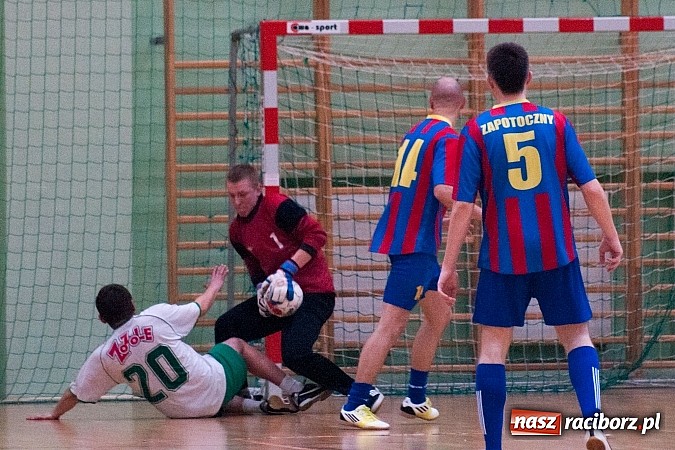 Zdjęcie w galerii na portalu naszraciborz.pl: Płomień pochłonął Xpres.pl wiadomości z regionu