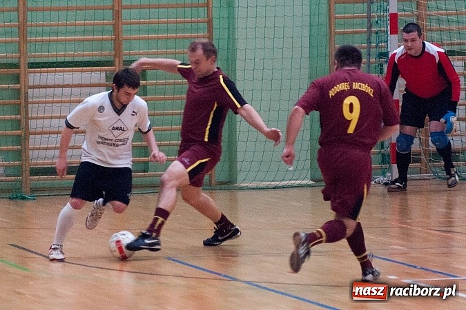 Zdjęcie w galerii na portalu naszraciborz.pl: Płomień pochłonął Xpres.pl wiadomości z regionu