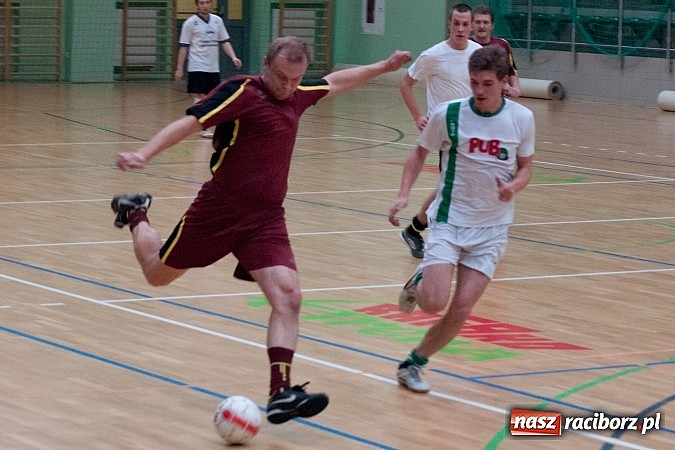 Zdjęcie w galerii na portalu naszraciborz.pl: Płomień pochłonął Xpres.pl wiadomości z regionu