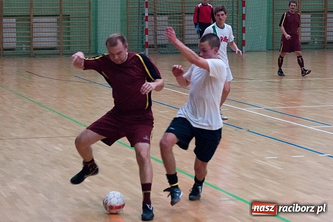 Zdjęcie w galerii na portalu naszraciborz.pl: Płomień pochłonął Xpres.pl wiadomości z regionu