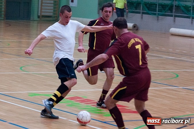 Zdjęcie w galerii na portalu naszraciborz.pl: Płomień pochłonął Xpres.pl wiadomości z regionu
