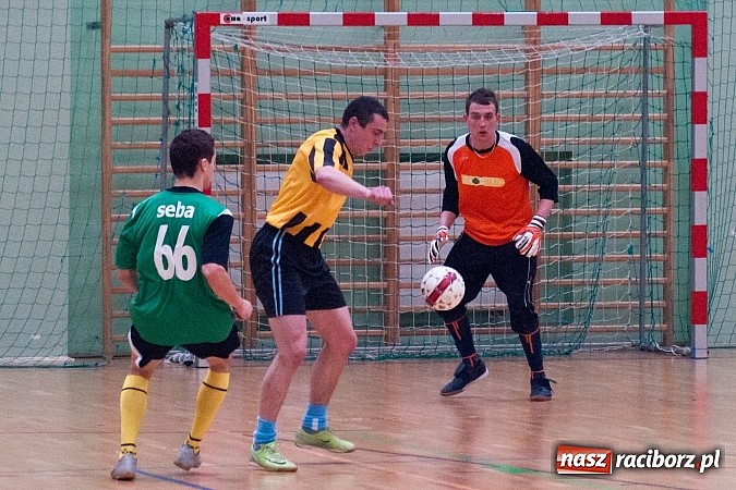 Zdjęcie w galerii na portalu naszraciborz.pl: Płomień pochłonął Xpres.pl wiadomości z regionu