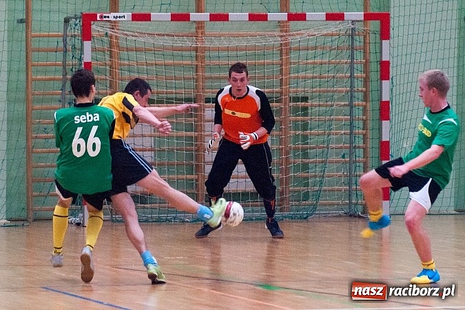 Zdjęcie w galerii na portalu naszraciborz.pl: Płomień pochłonął Xpres.pl wiadomości z regionu