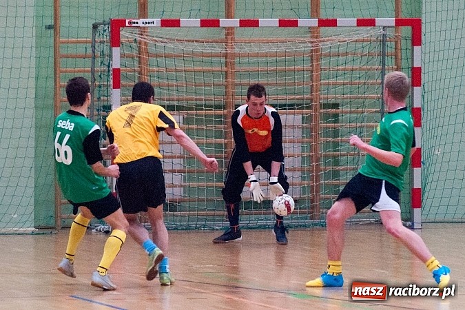 Zdjęcie w galerii na portalu naszraciborz.pl: Płomień pochłonął Xpres.pl wiadomości z regionu