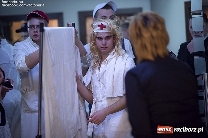 Zdjęcie w galerii na portalu naszraciborz.pl: Tak się bawił Mechanik w tworkowskim Bravo wiadomości z regionu