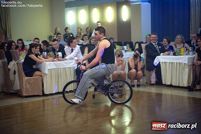 Zdjęcie w galerii na portalu naszraciborz.pl: Tak się bawił Mechanik w tworkowskim Bravo wiadomości z regionu