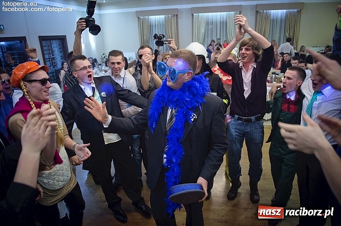 Zdjęcie w galerii na portalu naszraciborz.pl: Tak się bawił Mechanik w tworkowskim Bravo wiadomości z regionu