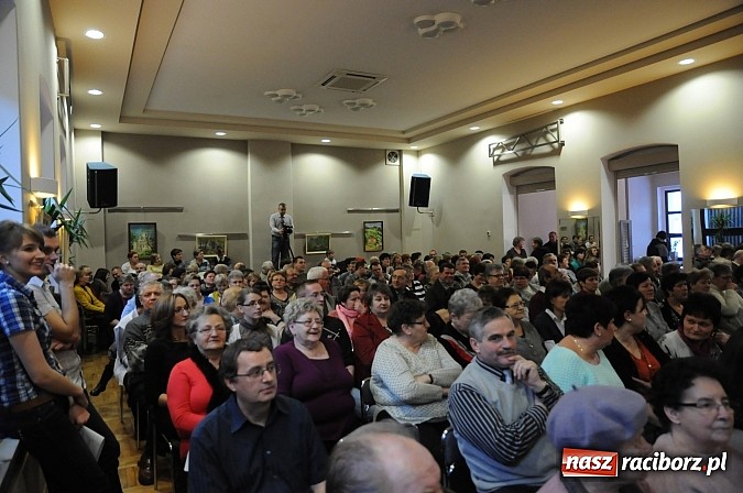 Zdjęcie w galerii na portalu naszraciborz.pl: Inga i Paul znowu w akcji, czyli śląskie show w Tworkowie. Tłumy na widowni wiadomości z regionu