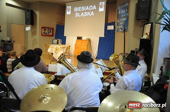 Zdjęcie w galerii na portalu naszraciborz.pl: Inga i Paul znowu w akcji, czyli śląskie show w Tworkowie. Tłumy na widowni wiadomości z regionu
