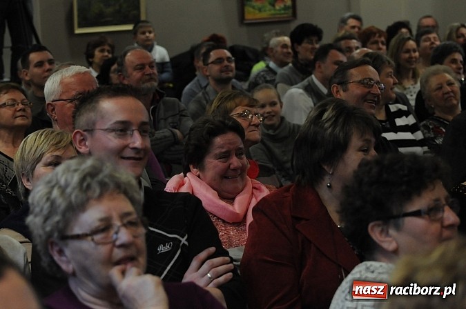 Zdjęcie w galerii na portalu naszraciborz.pl: Inga i Paul znowu w akcji, czyli śląskie show w Tworkowie. Tłumy na widowni wiadomości z regionu