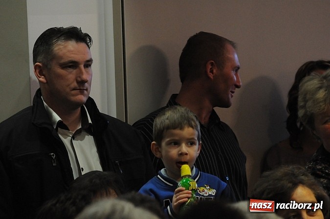 Zdjęcie w galerii na portalu naszraciborz.pl: Inga i Paul znowu w akcji, czyli śląskie show w Tworkowie. Tłumy na widowni wiadomości z regionu