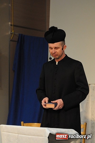 Zdjęcie w galerii na portalu naszraciborz.pl: Inga i Paul znowu w akcji, czyli śląskie show w Tworkowie. Tłumy na widowni wiadomości z regionu