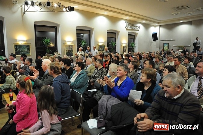 Zdjęcie w galerii na portalu naszraciborz.pl: Inga i Paul znowu w akcji, czyli śląskie show w Tworkowie. Tłumy na widowni wiadomości z regionu
