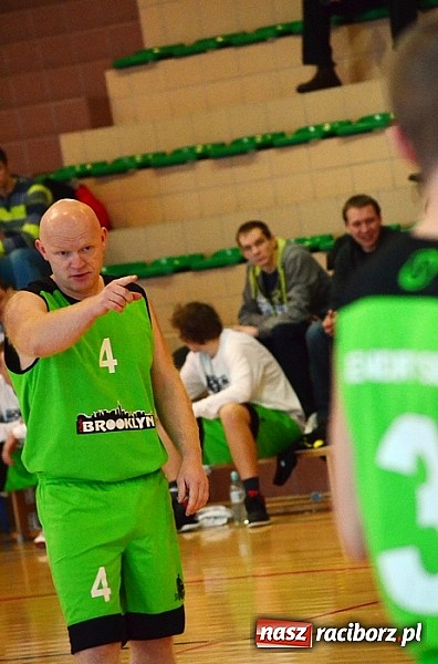 Zdjęcie w galerii na portalu naszraciborz.pl: Koszykarska bitwa pod koniec XIII kolejki wiadomości z regionu