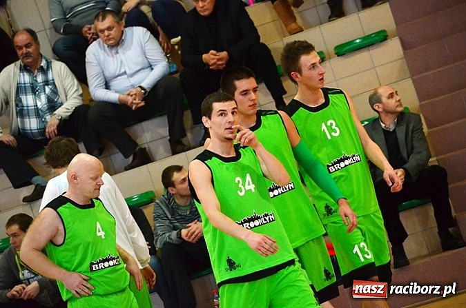 Zdjęcie w galerii na portalu naszraciborz.pl: Koszykarska bitwa pod koniec XIII kolejki wiadomości z regionu