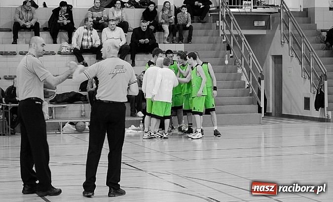 Zdjęcie w galerii na portalu naszraciborz.pl: Koszykarska bitwa pod koniec XIII kolejki wiadomości z regionu