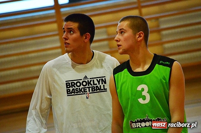 Zdjęcie w galerii na portalu naszraciborz.pl: Koszykarska bitwa pod koniec XIII kolejki wiadomości z regionu