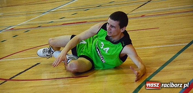 Zdjęcie w galerii na portalu naszraciborz.pl: Koszykarska bitwa pod koniec XIII kolejki wiadomości z regionu