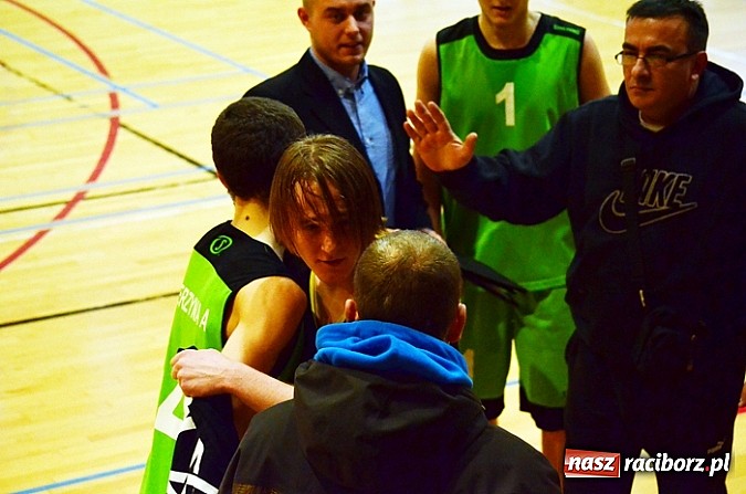 Zdjęcie w galerii na portalu naszraciborz.pl: Koszykarska bitwa pod koniec XIII kolejki wiadomości z regionu