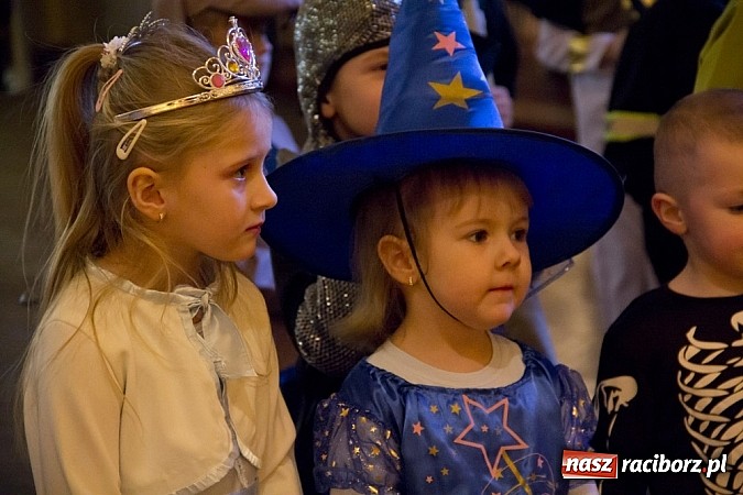 Zdjęcie w galerii na portalu naszraciborz.pl: Dziecięcy bal przebierańców w Krzanowicach wiadomości z regionu