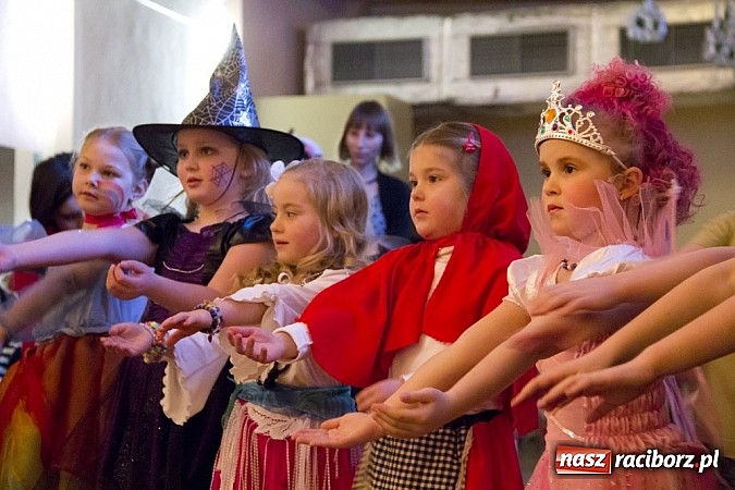 Zdjęcie w galerii na portalu naszraciborz.pl: Dziecięcy bal przebierańców w Krzanowicach wiadomości z regionu