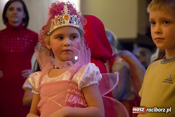 Zdjęcie w galerii na portalu naszraciborz.pl: Dziecięcy bal przebierańców w Krzanowicach wiadomości z regionu