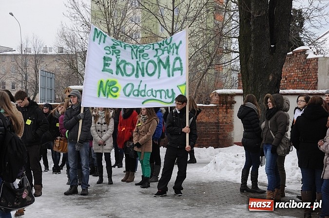 Zdjęcie w galerii na portalu naszraciborz.pl: Starosta wycofał projekt uchwały w sprawie łączenia ZSE i ZSZ. Sprawa wraca do komisji wiadomości z regionu