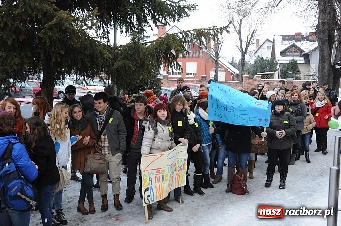Zdjęcie w galerii na portalu naszraciborz.pl: Starosta wycofał projekt uchwały w sprawie łączenia ZSE i ZSZ. Sprawa wraca do komisji wiadomości z regionu