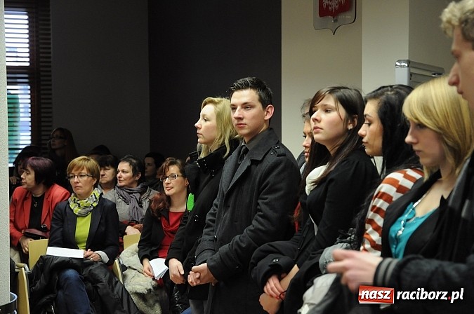 Zdjęcie w galerii na portalu naszraciborz.pl: Starosta wycofał projekt uchwały w sprawie łączenia ZSE i ZSZ. Sprawa wraca do komisji wiadomości z regionu