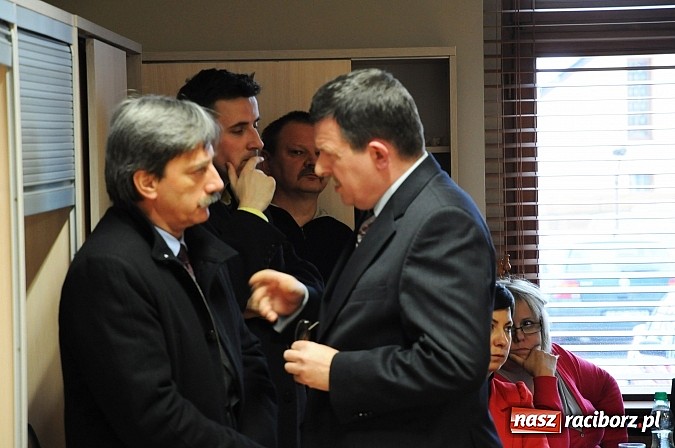 Zdjęcie w galerii na portalu naszraciborz.pl: Starosta wycofał projekt uchwały w sprawie łączenia ZSE i ZSZ. Sprawa wraca do komisji wiadomości z regionu