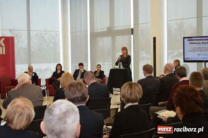 Zdjęcie w galerii na portalu naszraciborz.pl: Zamienić poprzemysłowe hałdy w zielone parki wiadomości z regionu