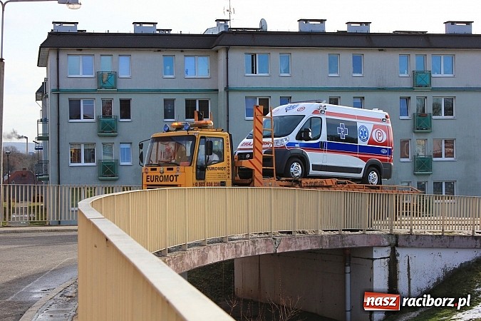 Zdjęcie w galerii na portalu naszraciborz.pl: Raciborski szpital będzie miał nowy ambulans wiadomości z regionu