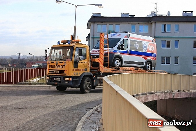 Zdjęcie w galerii na portalu naszraciborz.pl: Raciborski szpital będzie miał nowy ambulans wiadomości z regionu