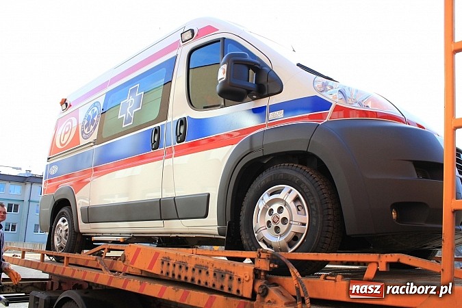 Zdjęcie w galerii na portalu naszraciborz.pl: Raciborski szpital będzie miał nowy ambulans wiadomości z regionu