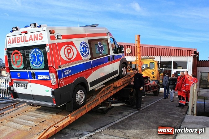 Zdjęcie w galerii na portalu naszraciborz.pl: Raciborski szpital będzie miał nowy ambulans wiadomości z regionu