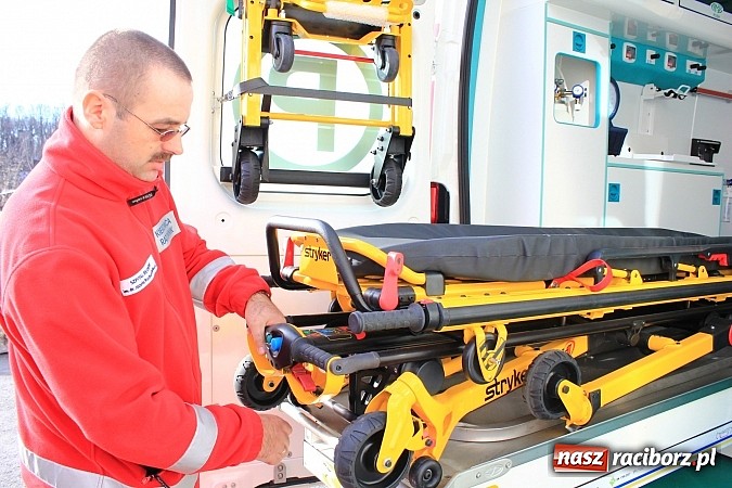 Zdjęcie w galerii na portalu naszraciborz.pl: Raciborski szpital będzie miał nowy ambulans wiadomości z regionu