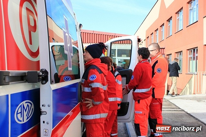 Zdjęcie w galerii na portalu naszraciborz.pl: Raciborski szpital będzie miał nowy ambulans wiadomości z regionu