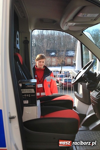 Zdjęcie w galerii na portalu naszraciborz.pl: Raciborski szpital będzie miał nowy ambulans wiadomości z regionu