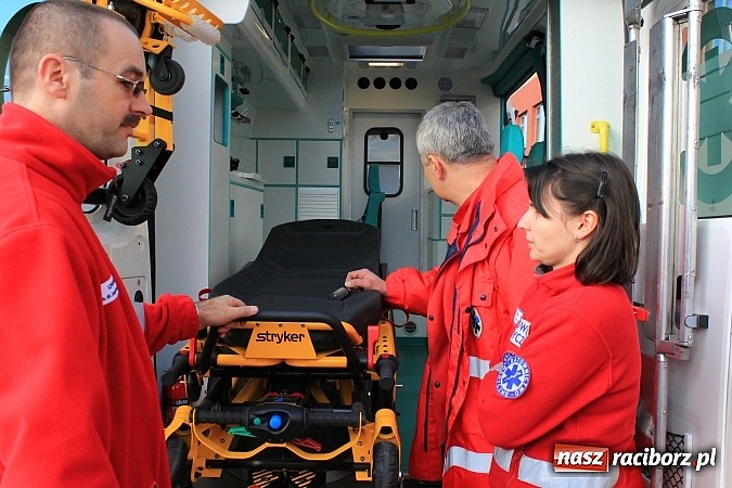 Zdjęcie w galerii na portalu naszraciborz.pl: Raciborski szpital będzie miał nowy ambulans wiadomości z regionu