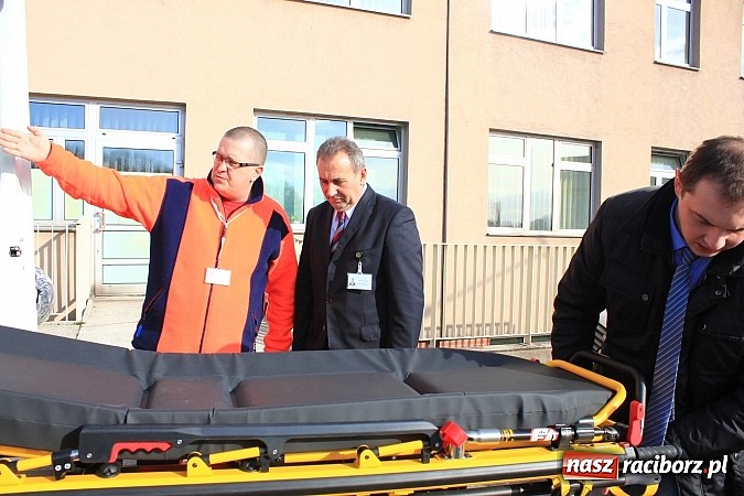 Zdjęcie w galerii na portalu naszraciborz.pl: Raciborski szpital będzie miał nowy ambulans wiadomości z regionu