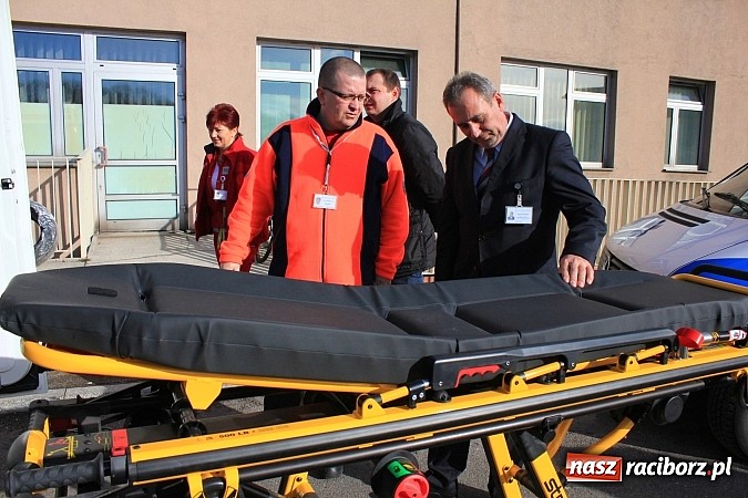 Zdjęcie w galerii na portalu naszraciborz.pl: Raciborski szpital będzie miał nowy ambulans wiadomości z regionu