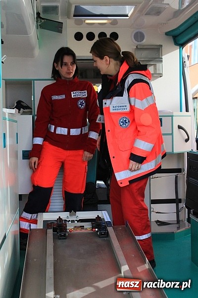 Zdjęcie w galerii na portalu naszraciborz.pl: Raciborski szpital będzie miał nowy ambulans wiadomości z regionu