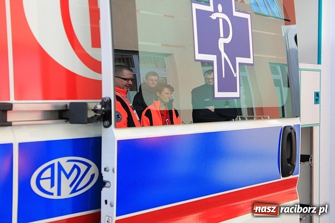 Zdjęcie w galerii na portalu naszraciborz.pl: Raciborski szpital będzie miał nowy ambulans wiadomości z regionu