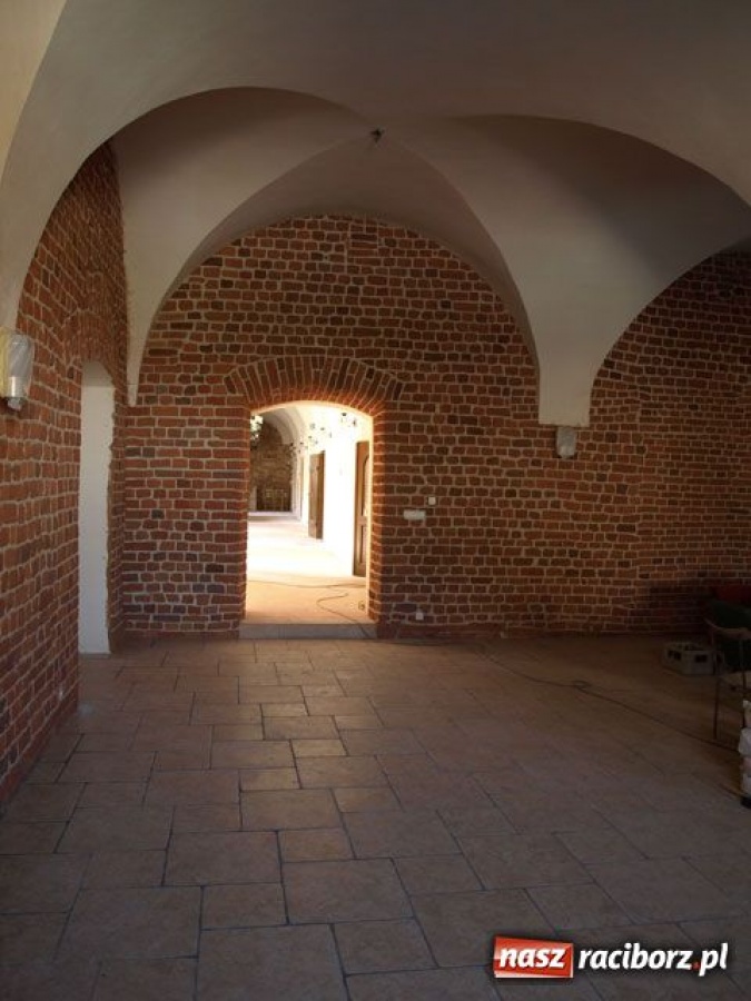 Zdjęcie w galerii na portalu naszraciborz.pl: Papieski dekret dla kościoła w Rudach wiadomości z regionu