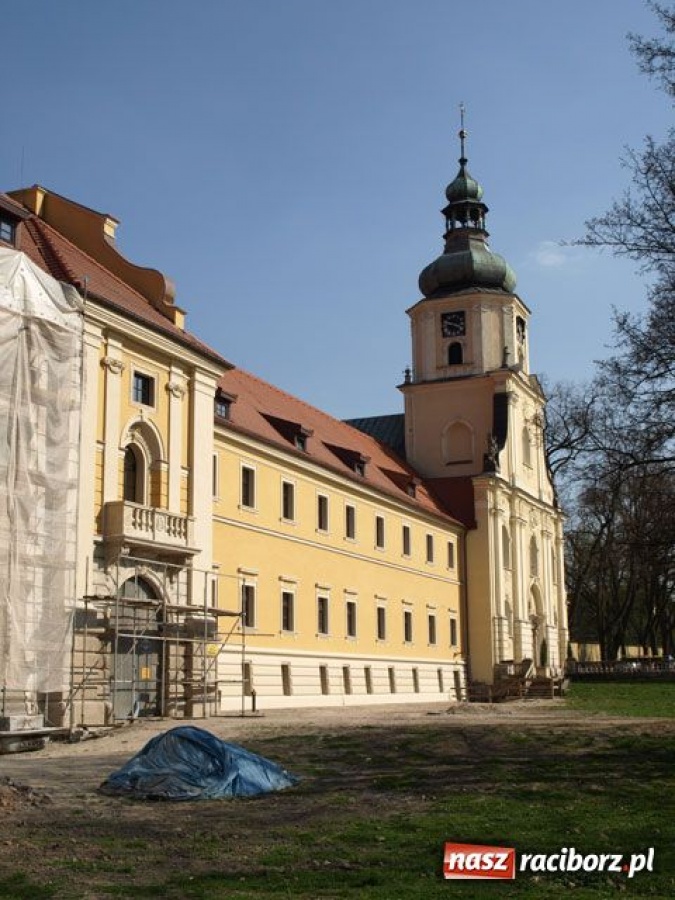 Zdjęcie w galerii na portalu naszraciborz.pl: Papieski dekret dla kościoła w Rudach wiadomości z regionu