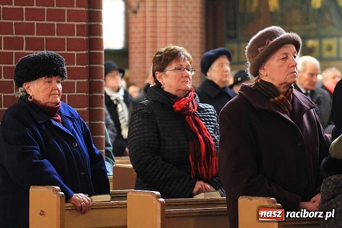 Zdjęcie w galerii na portalu naszraciborz.pl: Na Starej Wsi pożegnano prof. Mikołaja Hüttera wiadomości z regionu