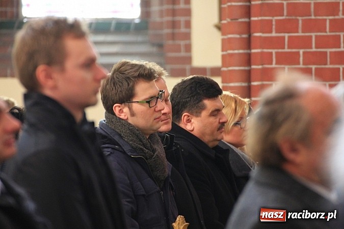 Zdjęcie w galerii na portalu naszraciborz.pl: Na Starej Wsi pożegnano prof. Mikołaja Hüttera wiadomości z regionu