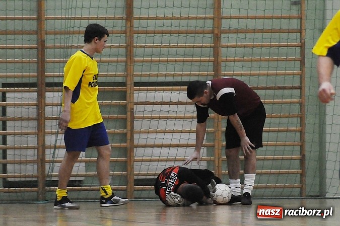 Zdjęcie w galerii na portalu naszraciborz.pl: HLPN: O utrzymanie do ostatniego meczu wiadomości z regionu