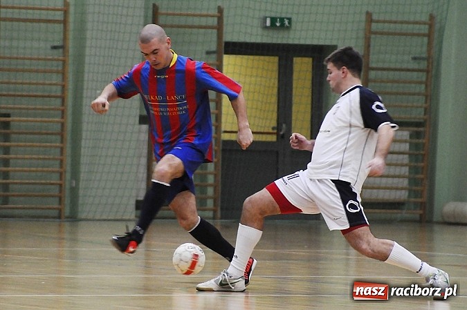 Zdjęcie w galerii na portalu naszraciborz.pl: HLPN: O utrzymanie do ostatniego meczu wiadomości z regionu